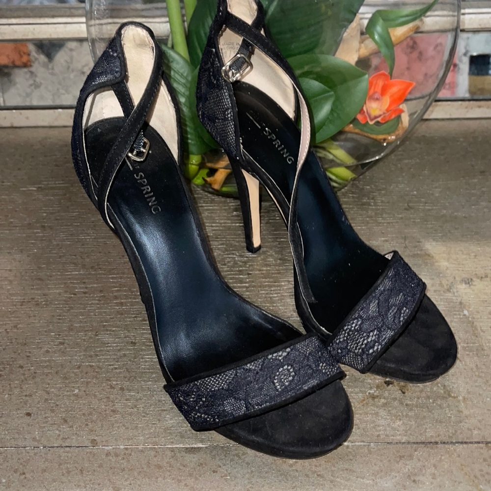 Black laced heels good condition size 7.5